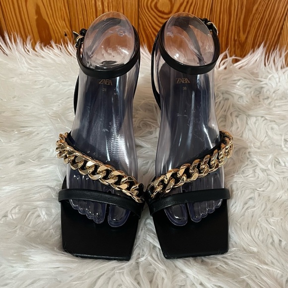 ZARA Heeled Black Leather Sandals Chunky Gold Chain Detail - Picture 4 of 15